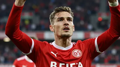 Mainz 05 gewinnt beim Hamburger SV mit 5:0 und sammelt nach zwei Spieltagen vier Punkte, wobei Sheraldo Becker ein Tor...