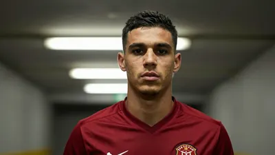 Urs Fischer setzt den neuen peruanischen Verteidiger Fabio Gruber sofort in der Startelf von Mainz 05 für das...