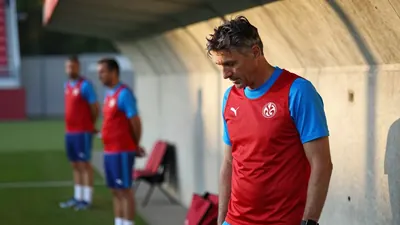 FSV Mainz 05 setzte sich am Sonntag mit 9:0 gegen Krieschow durch, während Gladbach und Freiburg ebenfalls in Runde zwei...
